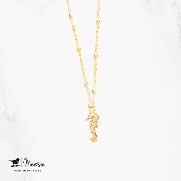 Ketting: Shortie Zeepaardje bedel goud op zilver - 3 stuks Ketting: Shortie Zeepaardje bedel goud op zilver - 3 stuks